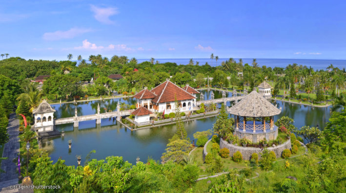 Di Karangasem Bali ada tempat wisata apa saja ya ...