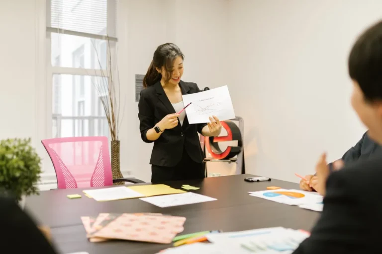 Top 10 Presentation Skills: Keterampilan Presentasi yang Wajib Anda Kuasai untuk Memukau Audiens