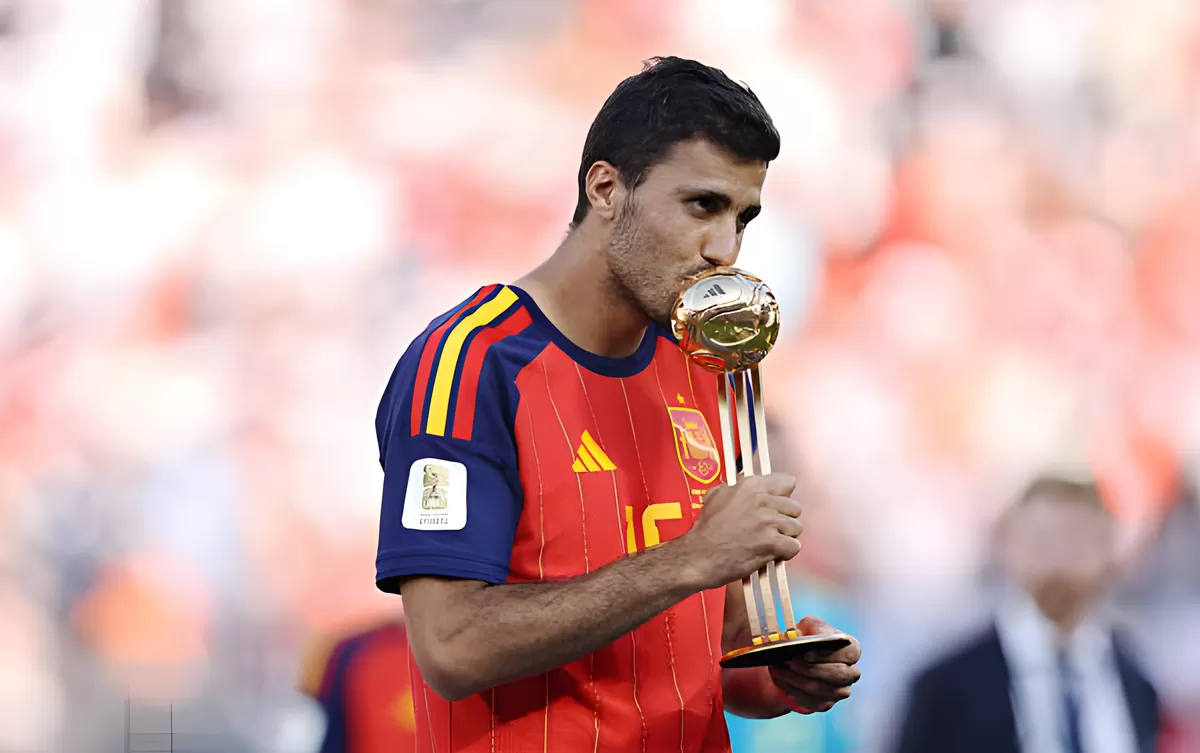 Bursa Transfer: PSG Hubungi Manchester City Demi Rodri, Sanggup Salip Real Madrid?