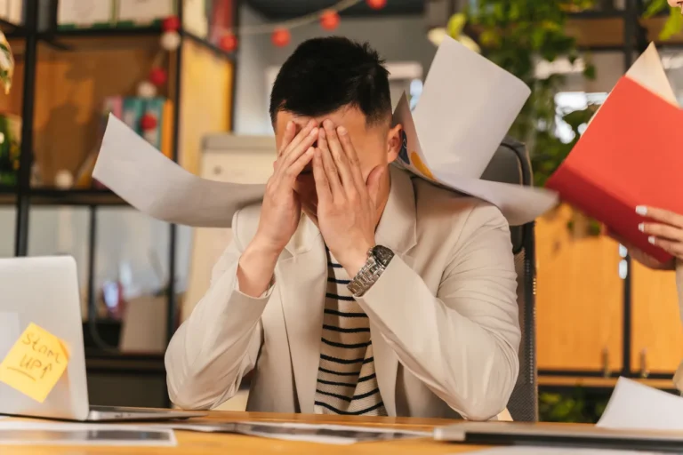 Benci dengan Pekerjaanmu? Ini Tanda-Tandanya dan Cara Memutuskan Kapan Harus Resign