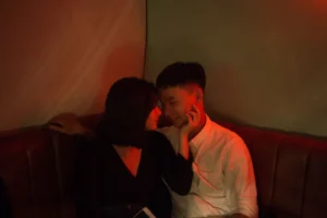 Terlalu Cepat Bilang 'I Love You'? Ini Kata Terapis & Strategi Memperbaikinya