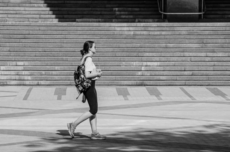 The Health Benefits of Walking: Keajaiban Jalan Kaki Bagi Kesehatan Fisik dan Mental