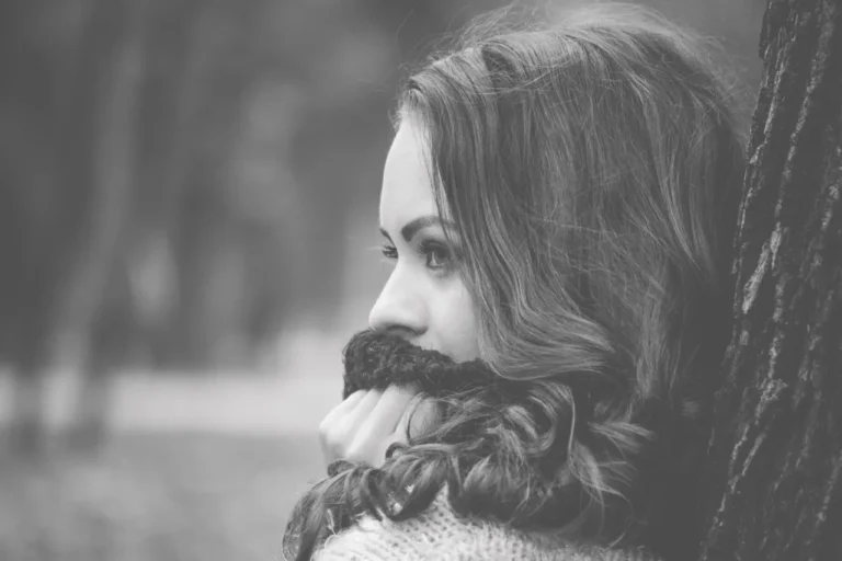 Mengenal Quiet Borderline Personality Disorder: Ketika Badai Emosional Tersembunyi di Balik Ketenangan