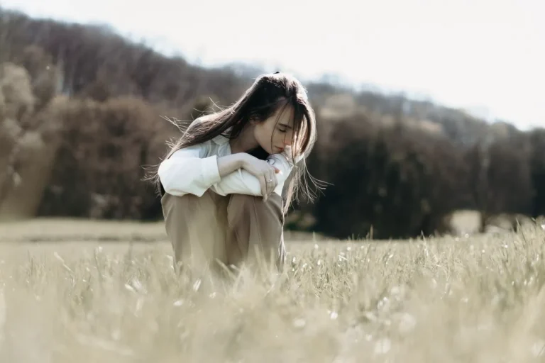 Memahami Seasonal Affective Disorder: Kenali Gejala, Penyebab, dan Cara Mengatasi Depresi Musiman