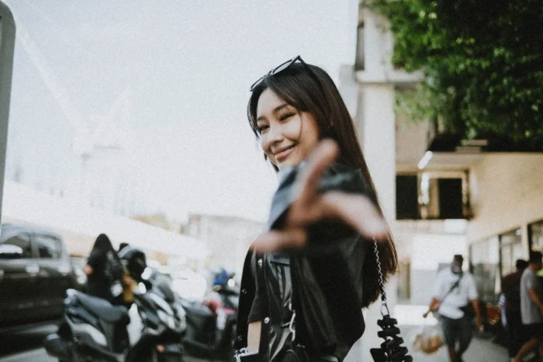 Membongkar Fenomena "Pick Me Girl": Alasan Mengapa Label Media Sosial Ini Kompleks dan Berdampak Psikologis