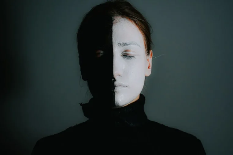 Mengenal Schizoid Personality Disorder: Ketika Kepribadian Memilih Kesendirian dan Jarak Sosial