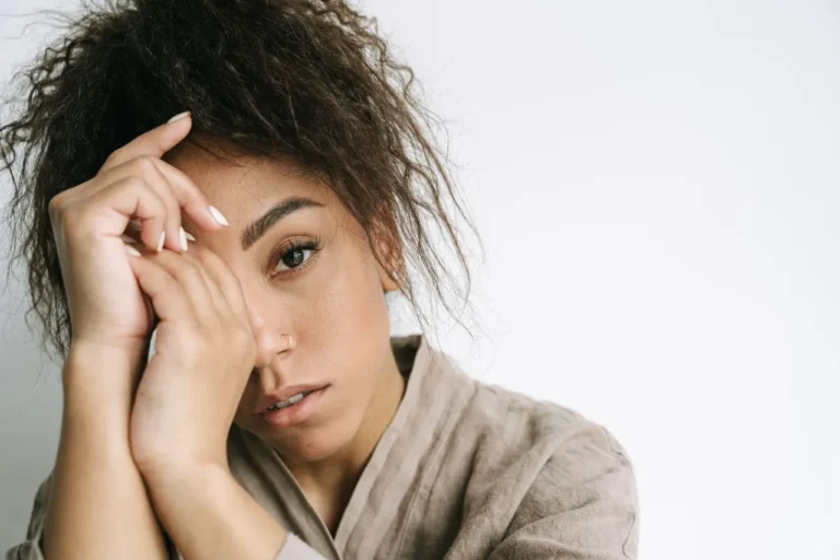High-Functioning Anxiety: Saat Terlihat Baik-Baik Saja, tetapi Pikiran Tak Pernah Berhenti